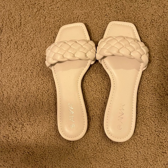 Anna Shoes - ANNA white knot sandals, size 8, never worn NWOT